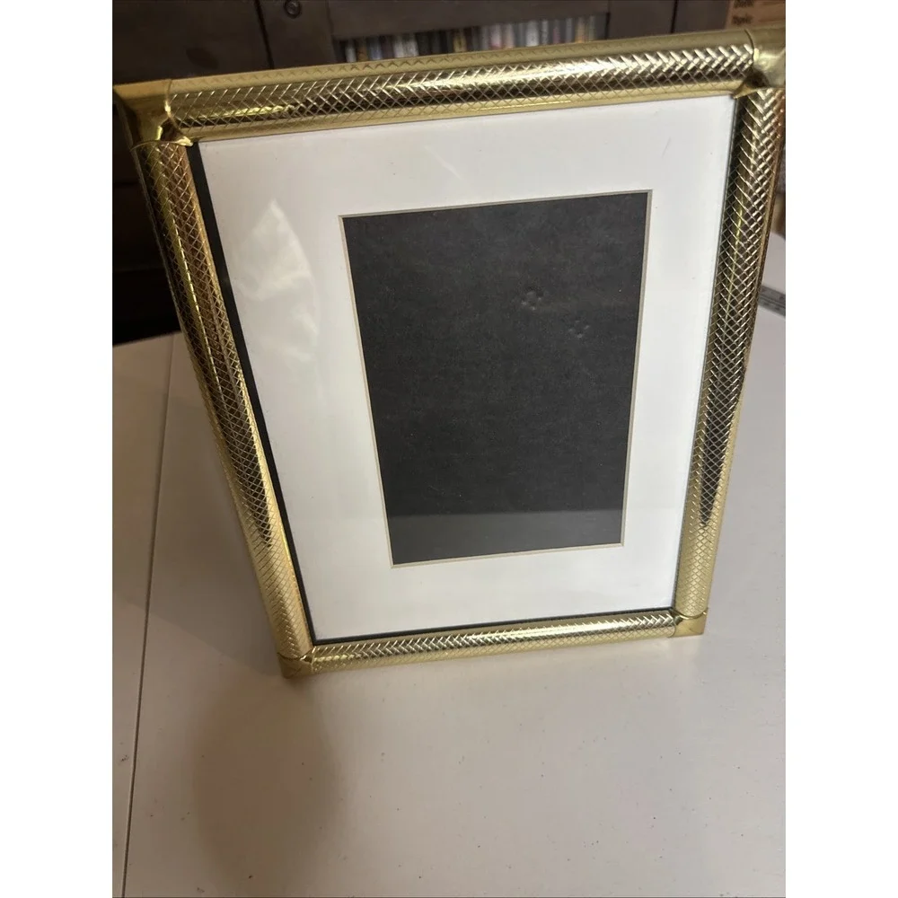 Philip Whitney RIbbed Gold Tone Metal PICTURE FRAME  Ornate Corners 8x10 Photo